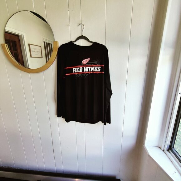 Redwings Licensed Jersey in Black & Red Jersey. SzXL, Polyester. Great graphics - Picture 2 of 7